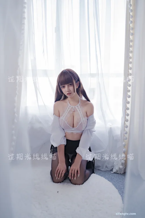 [Coser] 过期米线线喵 OL情欲 preview 4