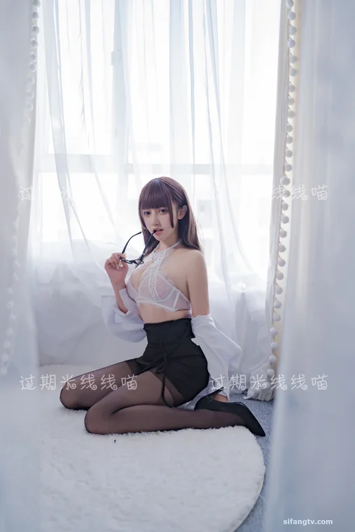 [Coser] 过期米线线喵 OL情欲 preview 6