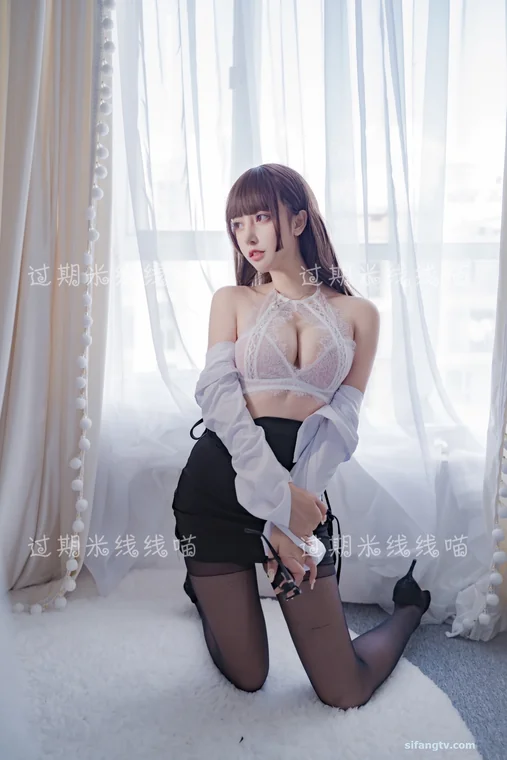 [Coser] 过期米线线喵 OL情欲 preview 8