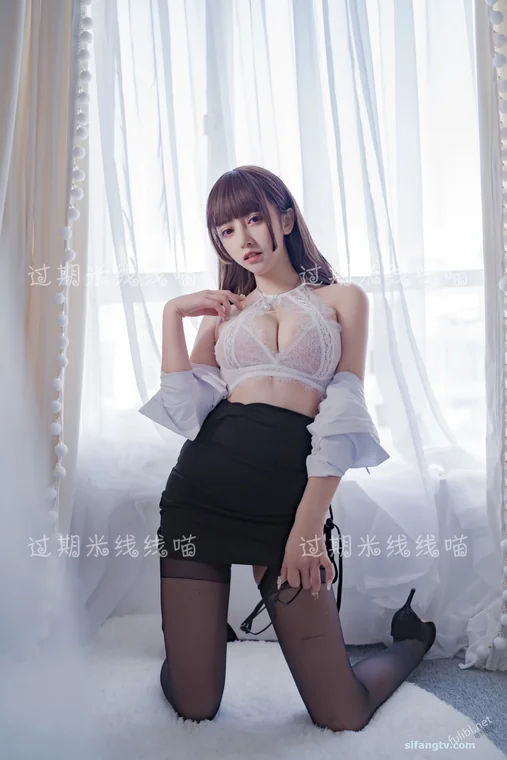 [Coser] 过期米线线喵 OL情欲 preview 9