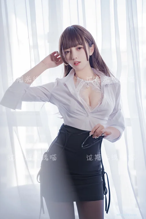 [Coser] 过期米线线喵 OL情欲 preview 19