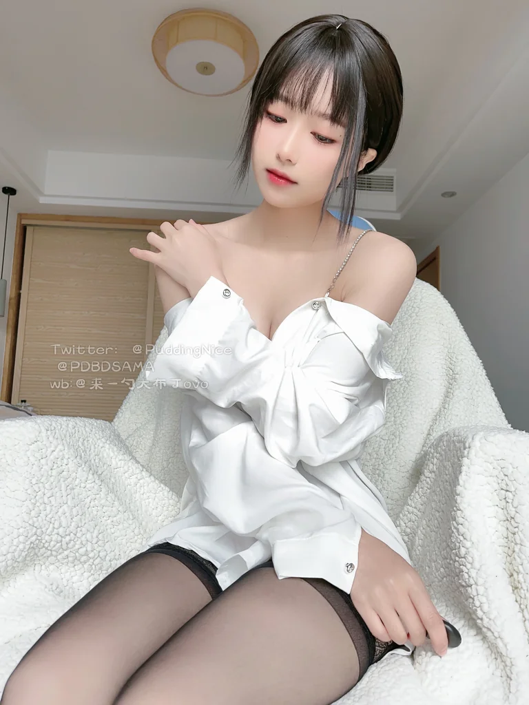[Coser] 布丁大法 (Pudding Dafa) - 衬衫吊带黑丝 preview 2