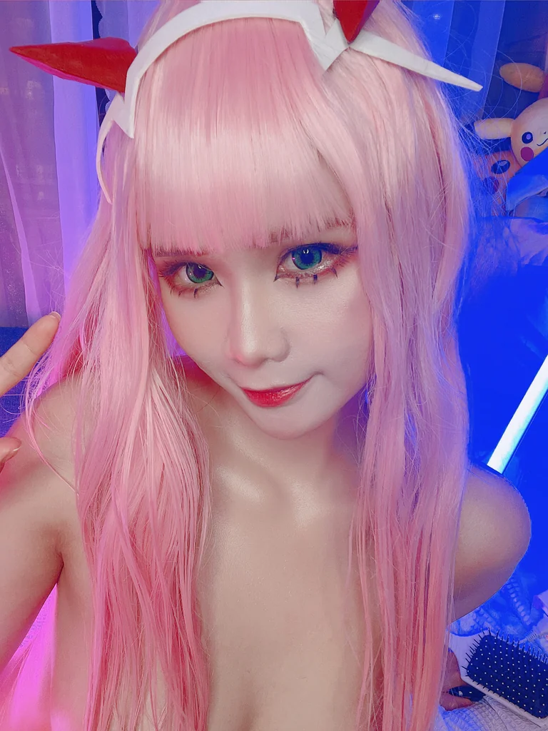 [Coser] Pyon - Zero Two preview 23