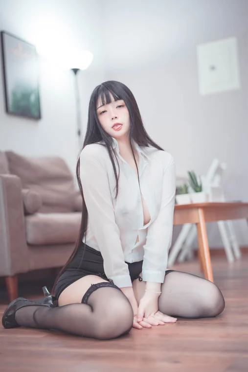 [Coser] 落落 (Raku) - Weekday (2022.05) preview 17