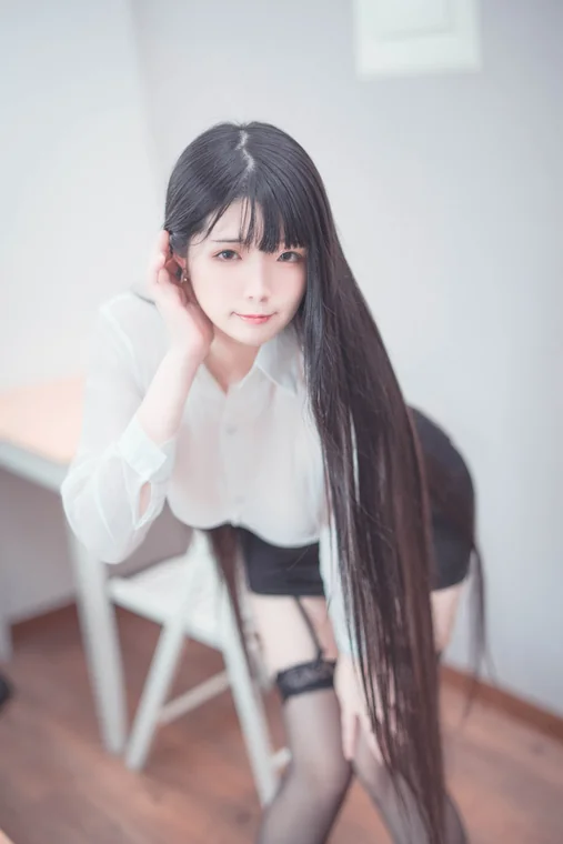 [Coser] 落落 (Raku) - Weekday (2022.05) preview 9