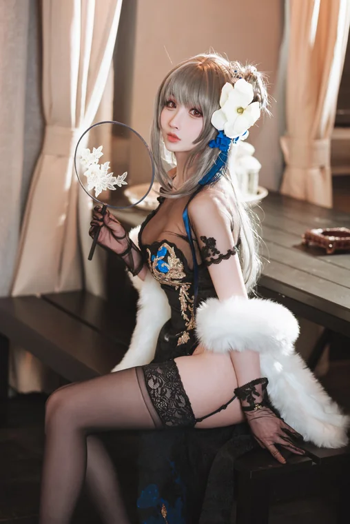 [Coser] rioko凉凉子 Vol.066 瑰丽的执勤人 preview 1