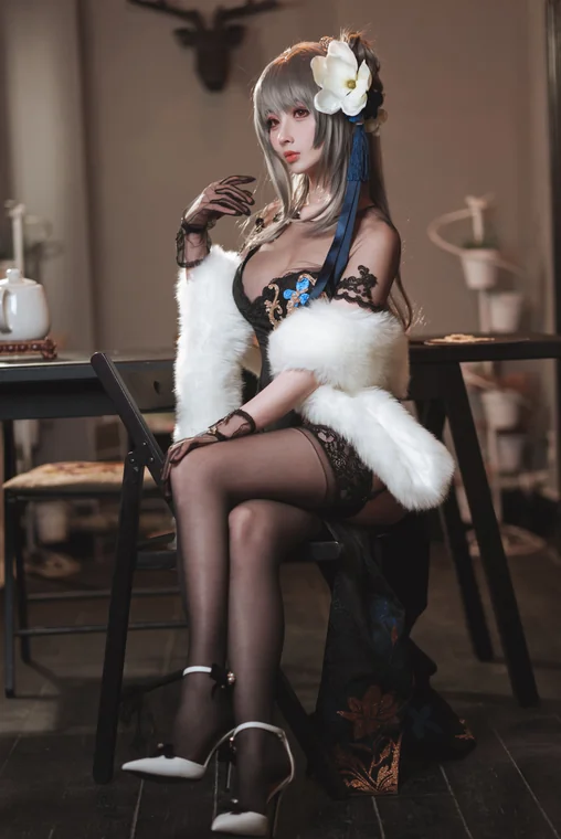 [Coser] rioko凉凉子 Vol.066 瑰丽的执勤人 preview 4