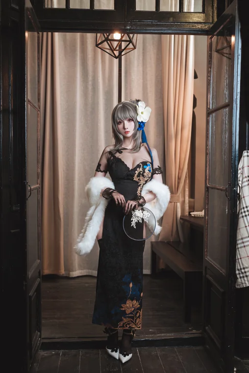 [Coser] rioko凉凉子 Vol.066 瑰丽的执勤人 preview 23