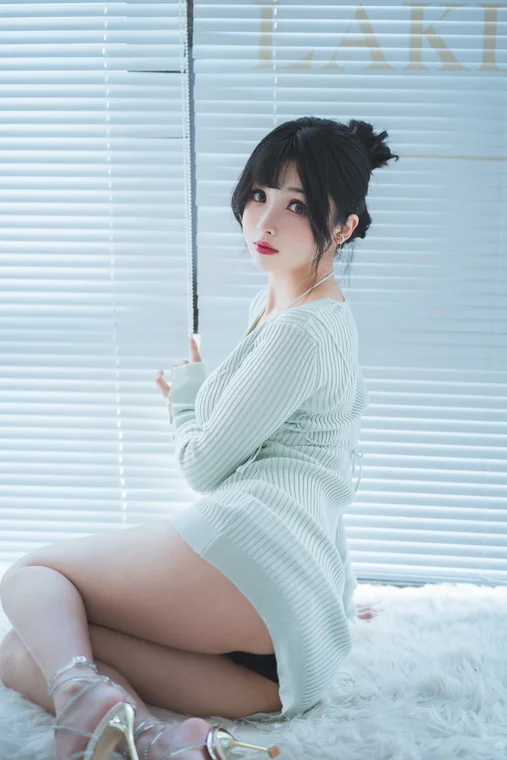 [Coser] rioko凉凉子 Vol.077 人妻毛衣 preview 2