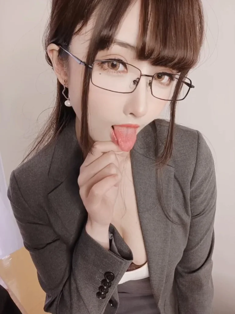 [Coser] rioko凉凉子 Vol.092 《年上の韵》奇怪的老师 视频 preview 6