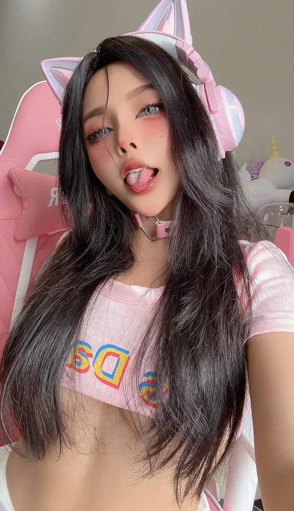 [Coser] Sayo Momo - E-girl Implied N00dz Messy preview 12