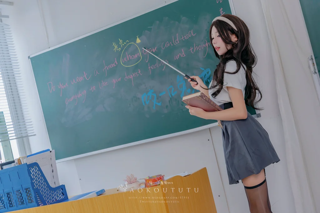 [Coser] 黏黏团子兔 - 实习老师的欢迎仪式&Touch It preview 8