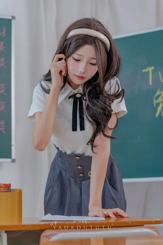 [Coser] 黏黏团子兔 - 实习老师的欢迎仪式&Touch It preview 10