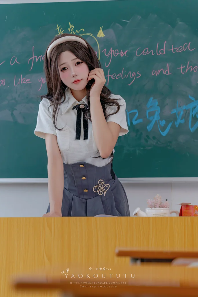 [Coser] 黏黏团子兔 - 实习老师的欢迎仪式&Touch It preview 12