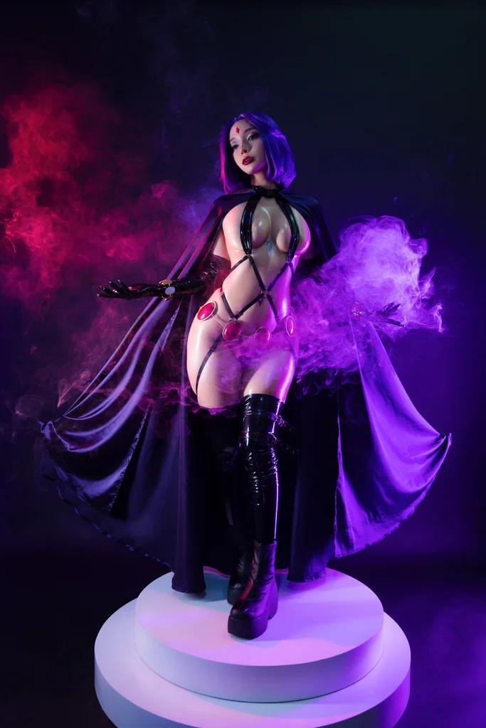 [Coser] UmekoJ - Raven Latex Lingerie preview 22