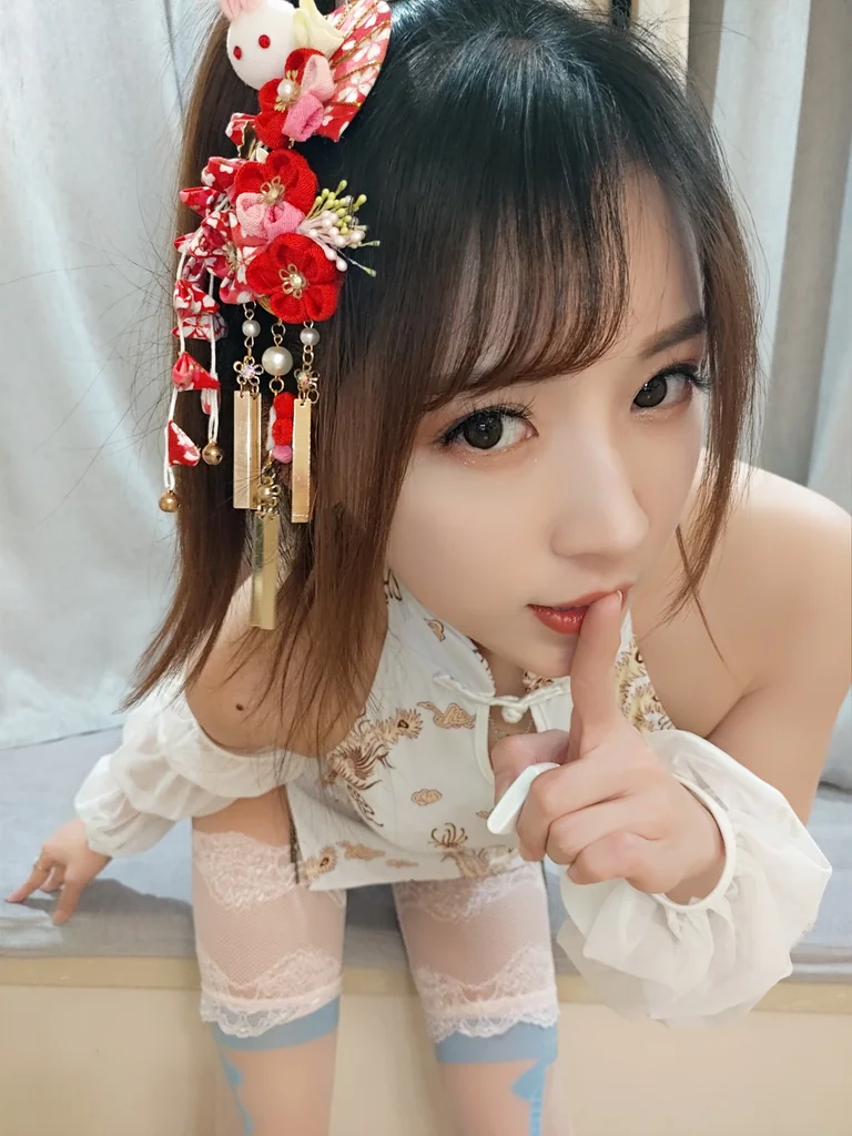 [Coser] 小女巫露娜 Vol.009 白色蕾丝长筒 preview 21