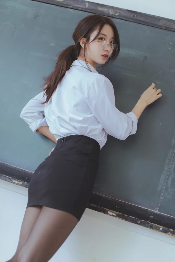 [Coser] 黑川 Vol.015 教师OL服装 preview 5