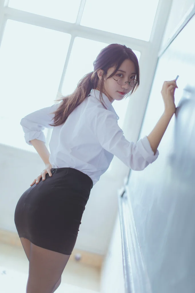 [Coser] 黑川 Vol.015 教师OL服装 preview 10