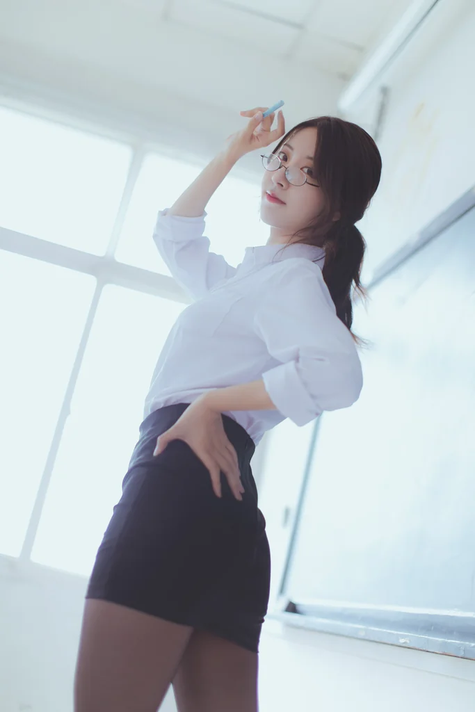 [Coser] 黑川 Vol.015 教师OL服装 preview 11