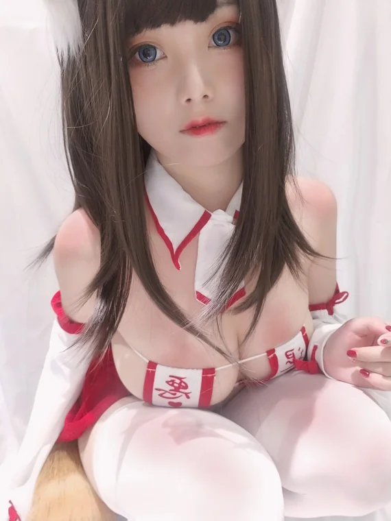 [Coser] 蜜汁猫裘 Vol.033 preview 8