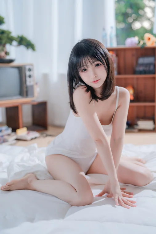 [Coser] 桜井宁宁 Vol.047 吊带女孩 preview 4