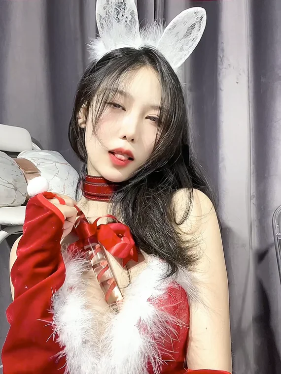 [Coser] 抖娘-利世 Vol.061 2021圣诞微密圈 video 23