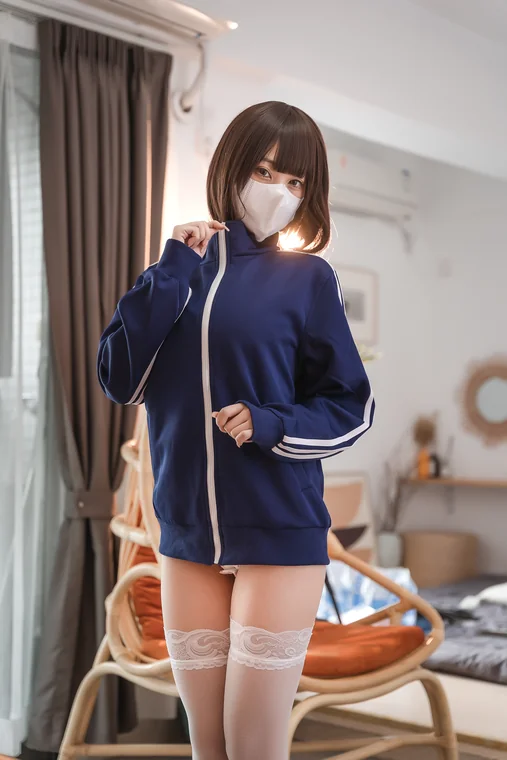 [Coser] 蜜汁猫裘 Vol.076 草莓圣代 preview 3