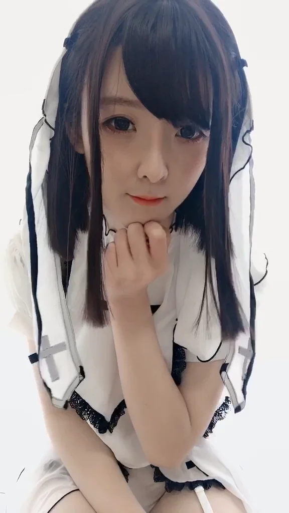 [Coser] u4e00u5c0fu592eu6cfd (yixiaoyangze) u767du4feeu5973 video 36