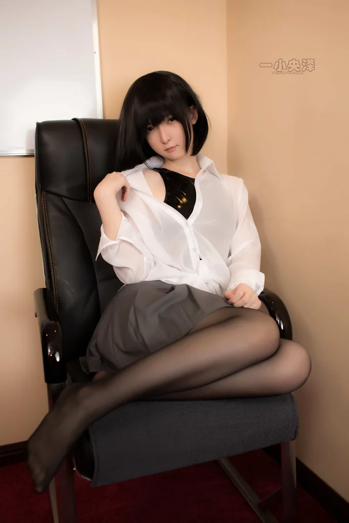 [Coser] 一小央泽 (yixiaoyangze) 黑丝 preview 15