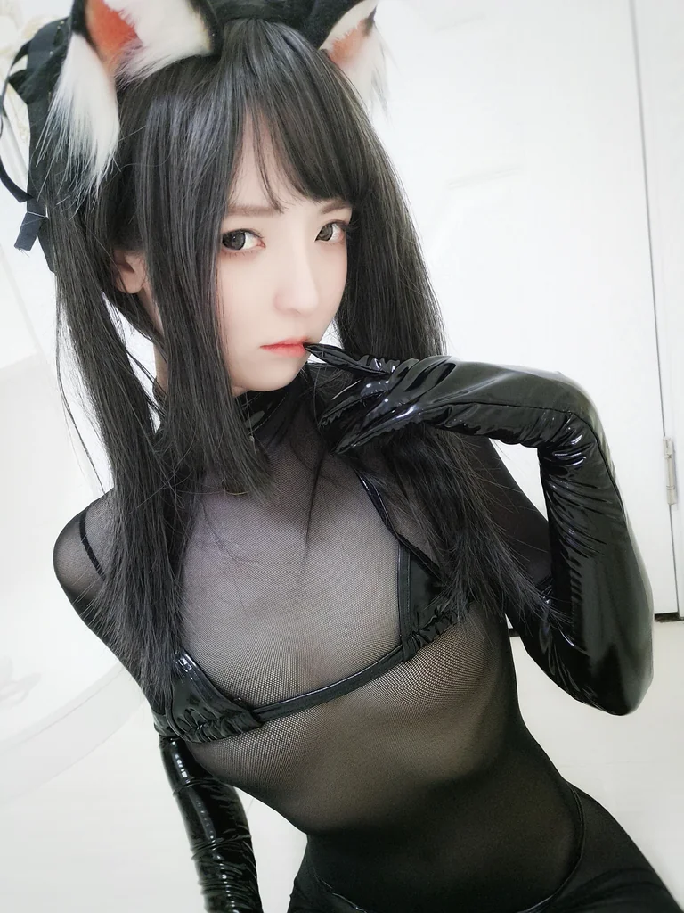 [Coser] 一小央泽 (yixiaoyangze) 黑猫巧克力派 preview 6
