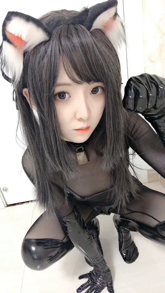 [Coser] 一小央泽 (yixiaoyangze) 黑猫巧克力派 video 39