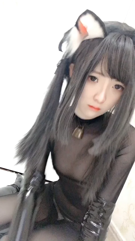 [Coser] 一小央泽 (yixiaoyangze) 黑猫巧克力派 video 43