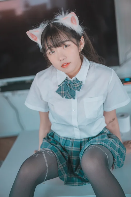 [DJAWA] Photo - Sonson (손손) - “Plug Me In” preview 2