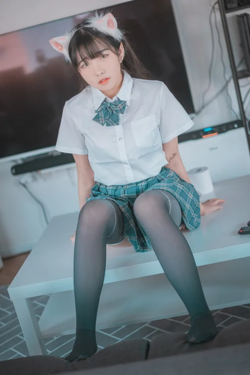 [DJAWA] Photo - Sonson (손손) - “Plug Me In” preview 3