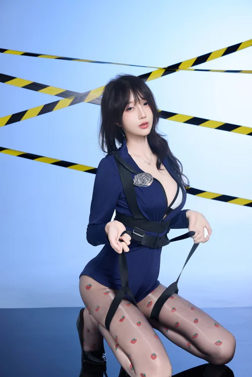 [内购无水印] 玥儿玥er - 秀人网模特 蓝色性感制服 preview 3
