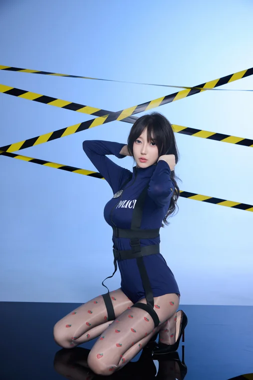[内购无水印] 玥儿玥er - 秀人网模特 蓝色性感制服 preview 22