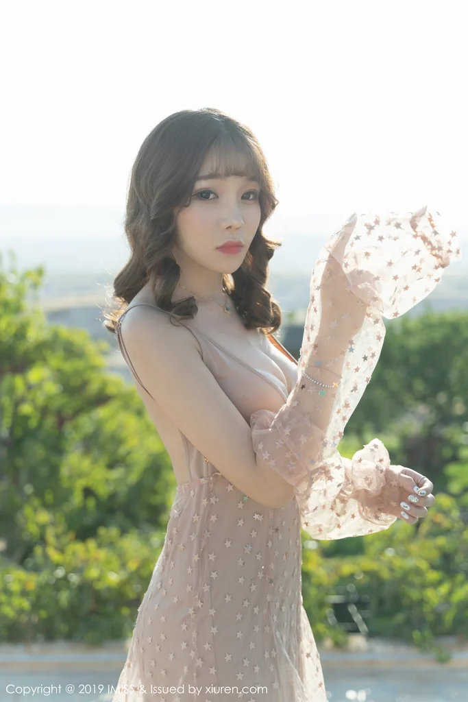 [IMISS] Vol.383 Booty - Zhizhi (芝芝) preview 24