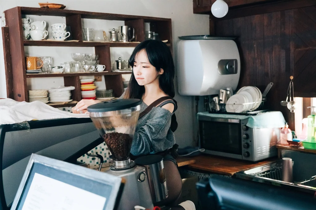 [Loozy] Bambi (밤비) - Cafe Alba preview 20