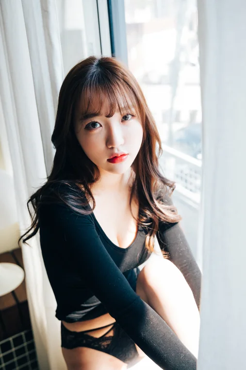 [Loozy] Maximum Vol.1 - Son Ye-Eun (손예은) preview 1
