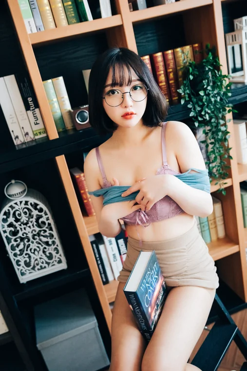 [Loozy] Son Ye-Eun (손예은) - Librarian Girl preview 11