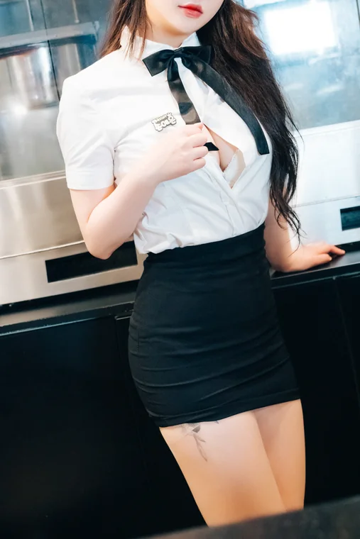 [Loozy] Son Ye-Eun (손예은) - Ticket Girl preview 7