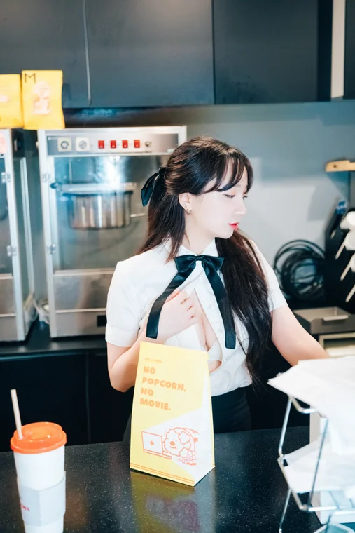 [Loozy] Son Ye-Eun (손예은) - Ticket Girl preview 12