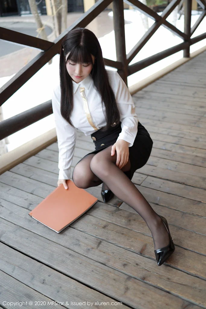 [MFStar] Vol.267 Zhu Ke Er (朱可儿Flower) preview 16
