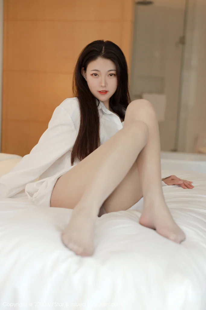 [MFStar] Vol.321 Laura张小妮 preview 3
