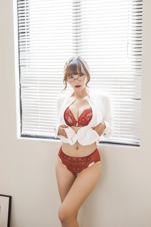 [内购无水印] 张思允Nice Vol.001 - OL的秘密 preview 3
