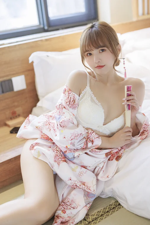 [内购无水印] 张思允Nice Vol.013 - 樱花少女 preview 1