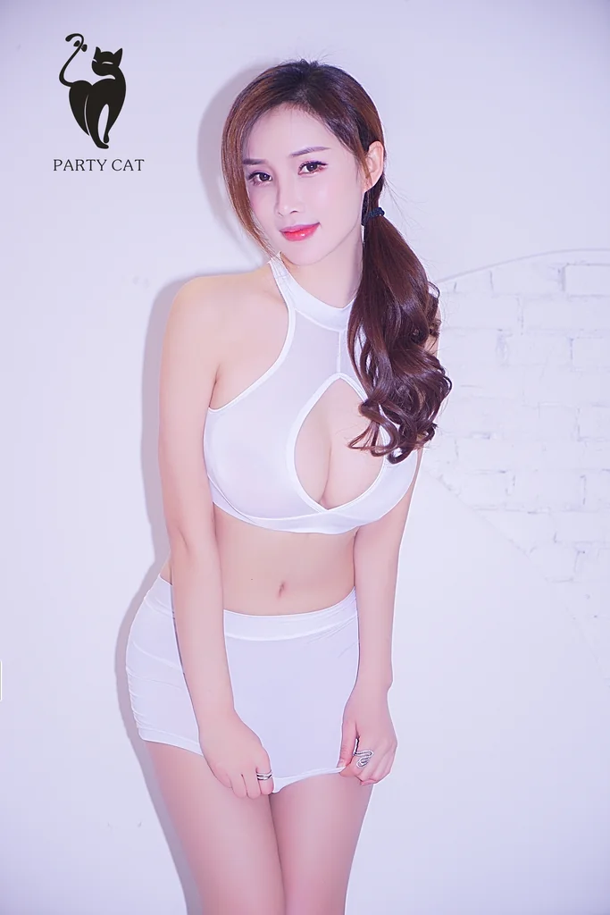 [PartyCat] Vol.065 土肥圆矮挫穷 (Tu Fei Yuan Ai Cuo Qiong) 周妍希 preview 17