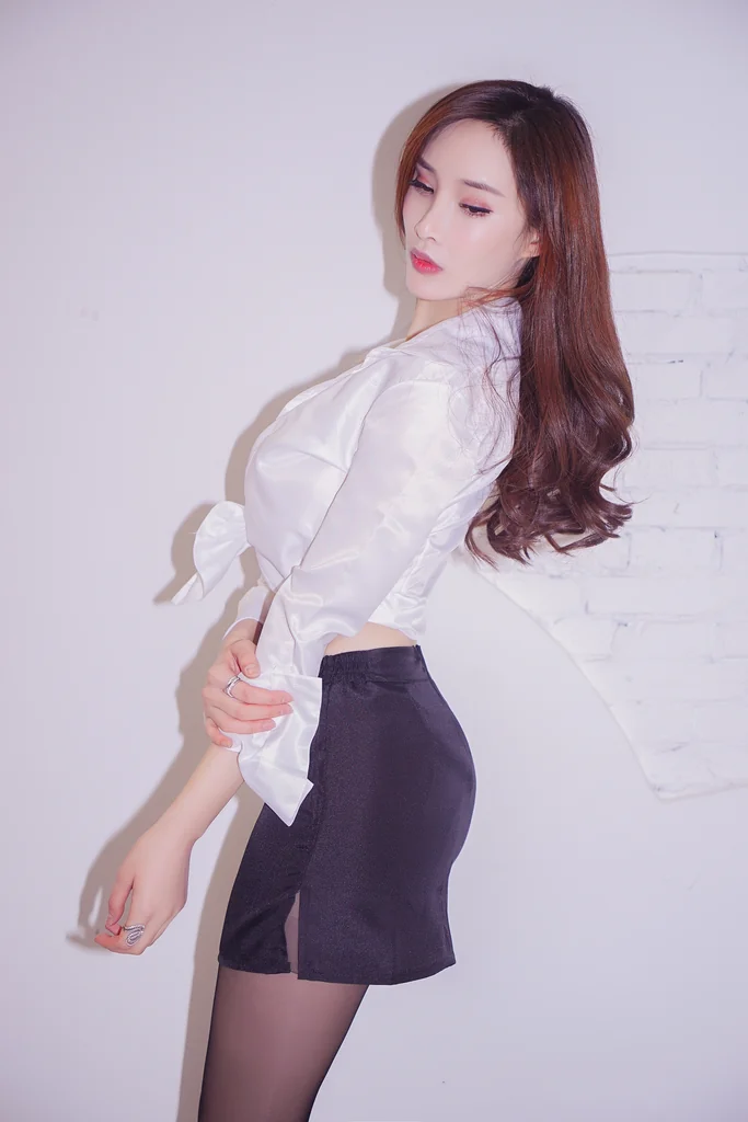 [PartyCat] Vol.077 土肥圆矮挫穷 (Tu Fei Yuan Ai Cuo Qiong) 周妍希 preview 4