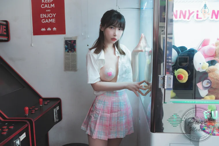 [Pure Media] Vol.187 Uhye preview 24