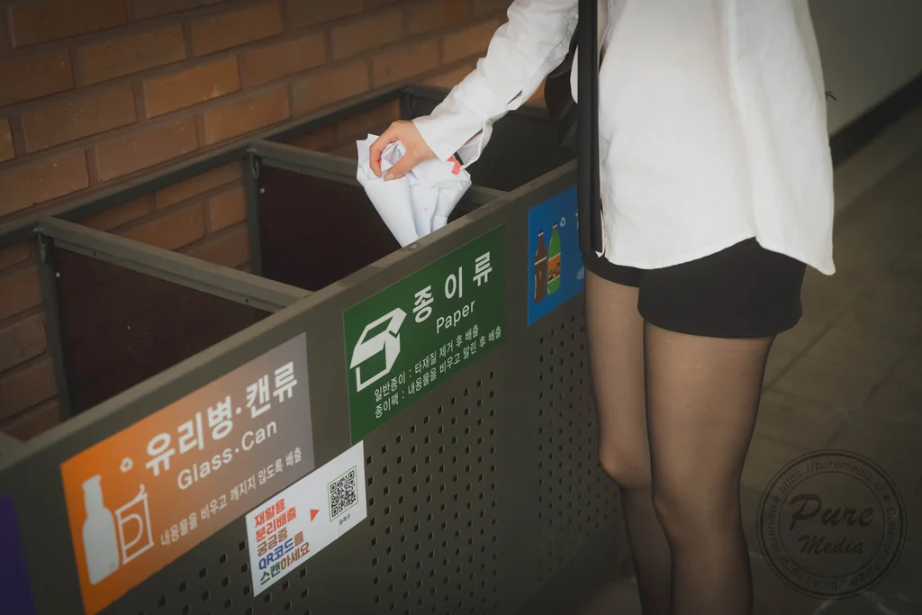 [Pure Media] Vol.285 Hina (히나) - Psycho Stalker's Room preview 19